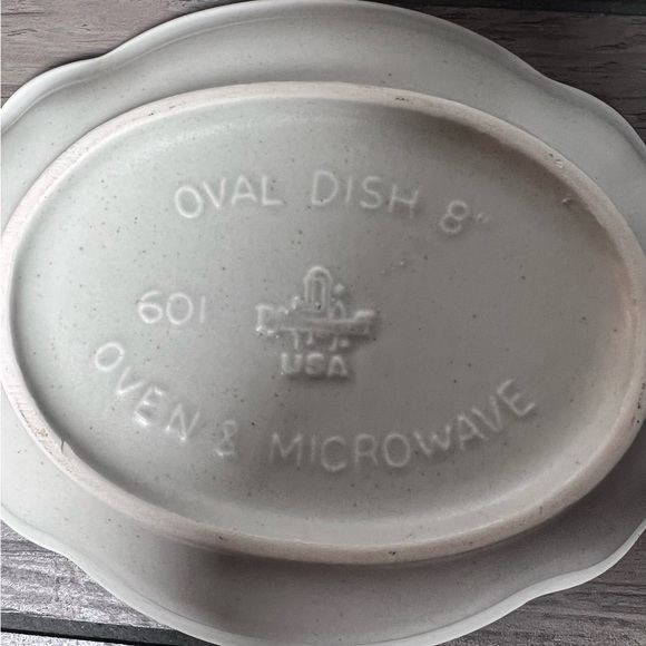 VINTAGE Pfaltzgraff Christmas Heirloom Scalloped 8" Oval Dish #601 Retired USA - Picture 3 of 8